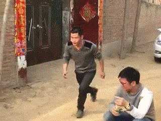 7.一张看着都疼的无法形容的图片……让你们知道什么是四仰八叉