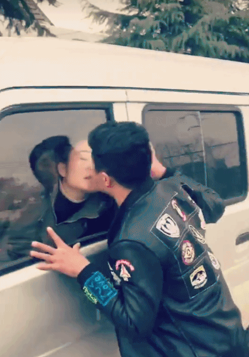 搞笑gif:老公出差为了安全起见把老婆整成这这样儿了!