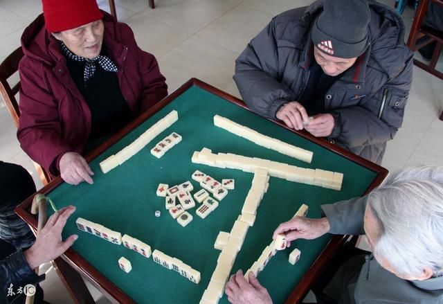 大师喝醉透露:打麻将时带上此物,包你轻轻松松赢钱!金钱如雨下