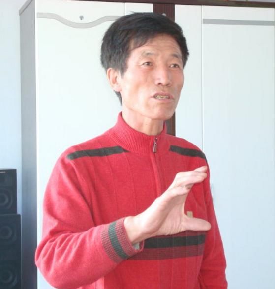 可惜的是,马广福并没有这么做,本可成为大明星捞金的他,却选择了回
