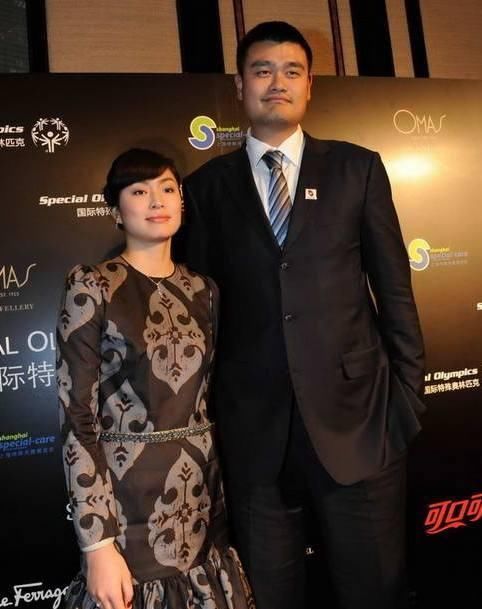 姚明飙到400斤?老婆叶莉称 压力很大?为什么?