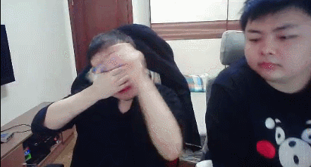 德云色泪洒直播间,三千万网友大军列阵正面刚某经纪人