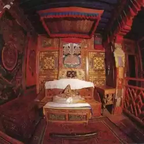 永固福德宫,藏语称"达丹白孜",是达赖喇嘛会见贵宾的地方,即是现在的