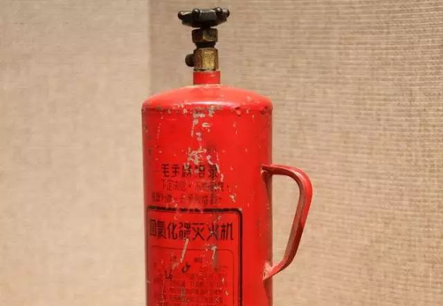 为了保护地球,人类共同淘汰了一种灭火剂