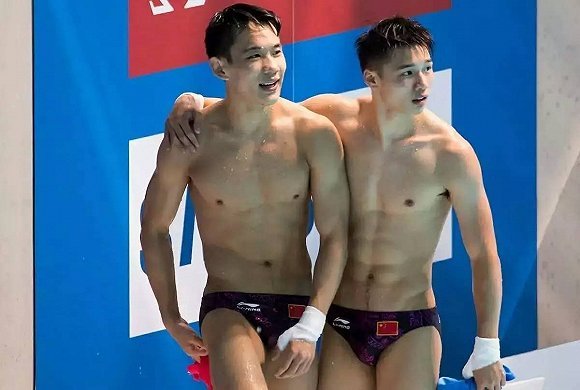 男双10米台跳水冠军 陈艾森,杨昊