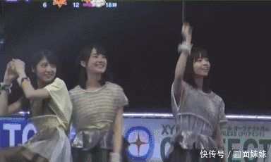 搞笑gif:我可以划船不靠浆,全靠浪