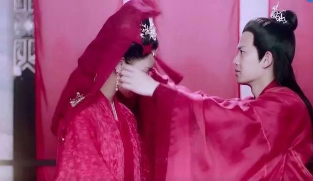 杨紫新剧与任嘉伦狂撒狗粮,网友:秦俊杰难道不吃醋吗?