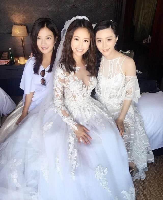 女明星婚纱照片_女明星穿婚纱的照片