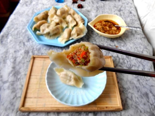 油盐:猪肉牙齿芹菜胡萝卜面粉姜猪肉生抽醋2材料剁成肉馅喝罗汉果泡茶黑洋葱吗图片