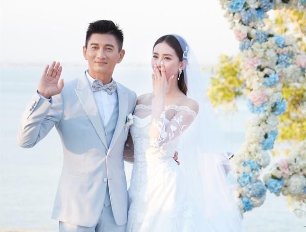 同样是吴奇隆的老婆,一个成了女神,一个离了婚却日子逍遥滋润