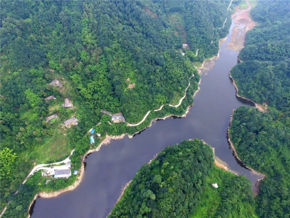 牌坊沟水库即位于鸭子河左岸鹿茸溪上.