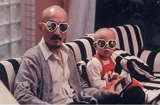 还记得《最佳拍档》光头佬麦嘉儿子小光头?现在的他已经成为父亲