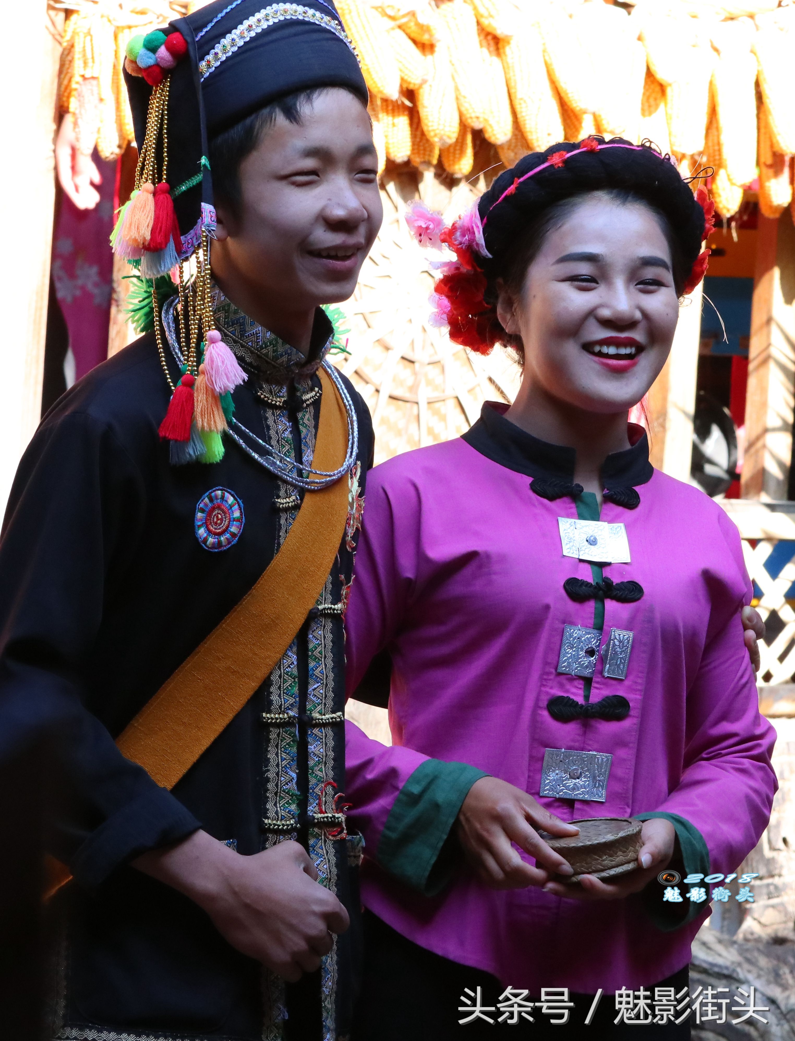 阿昌族的少男少女用歌声来传递爱慕之情