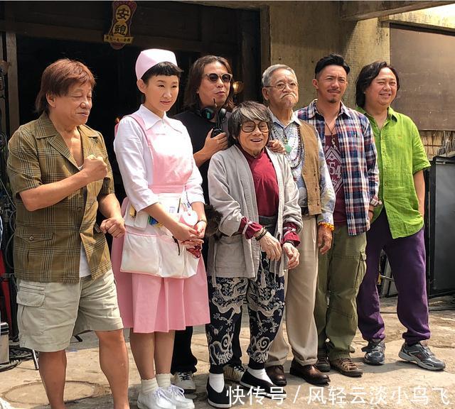 洪金宝出山拍戏,66岁的他满头白发,请来的演员一个比