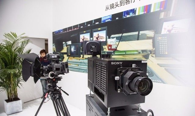 怀念儿时的露天影院 看电影放映机变迁