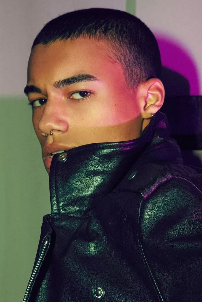 黑人男模reece king 勇敢出柜,公开自己是双性恋