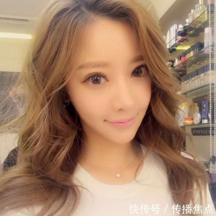 国内年轻的十大女富豪, 身价上亿, 真正的白富美, 人美又有钱!
