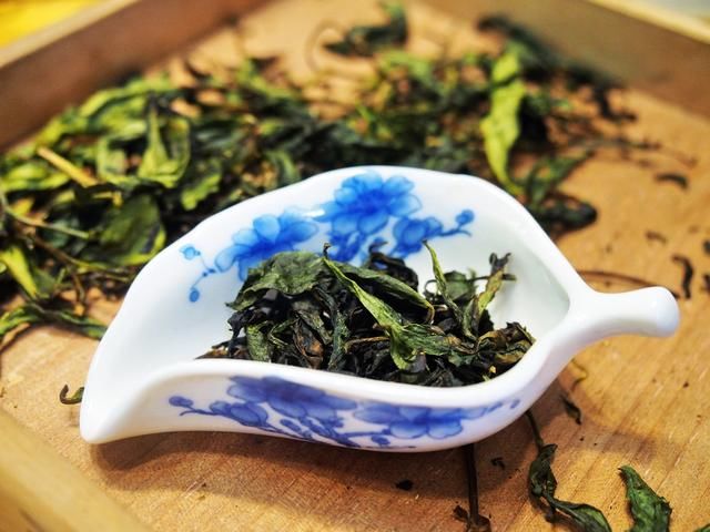 一两黄金一两茶,武夷山"坑爹"岩茶,真的好贵