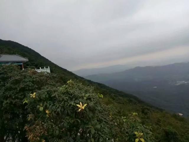 广东十大名山之一罗浮山 云雾缭绕美如画