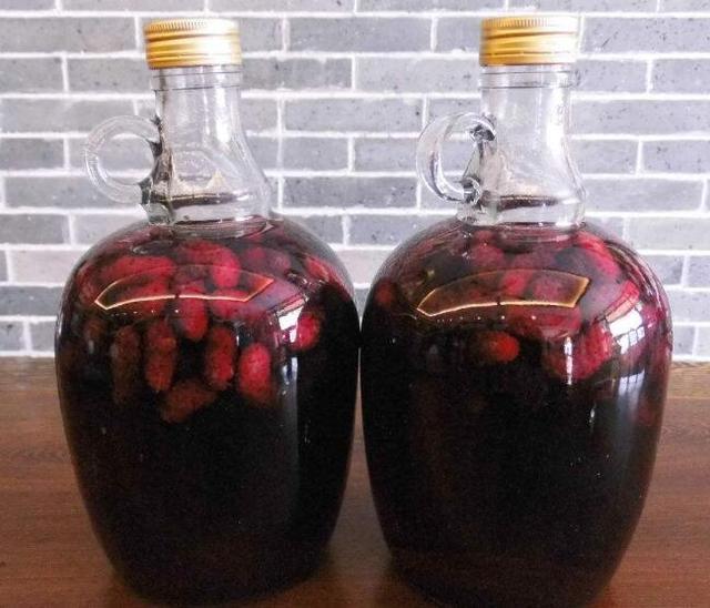 经典益肾方:黄精这么泡酒,鹿鞭都没脾气,喝上三天年轻