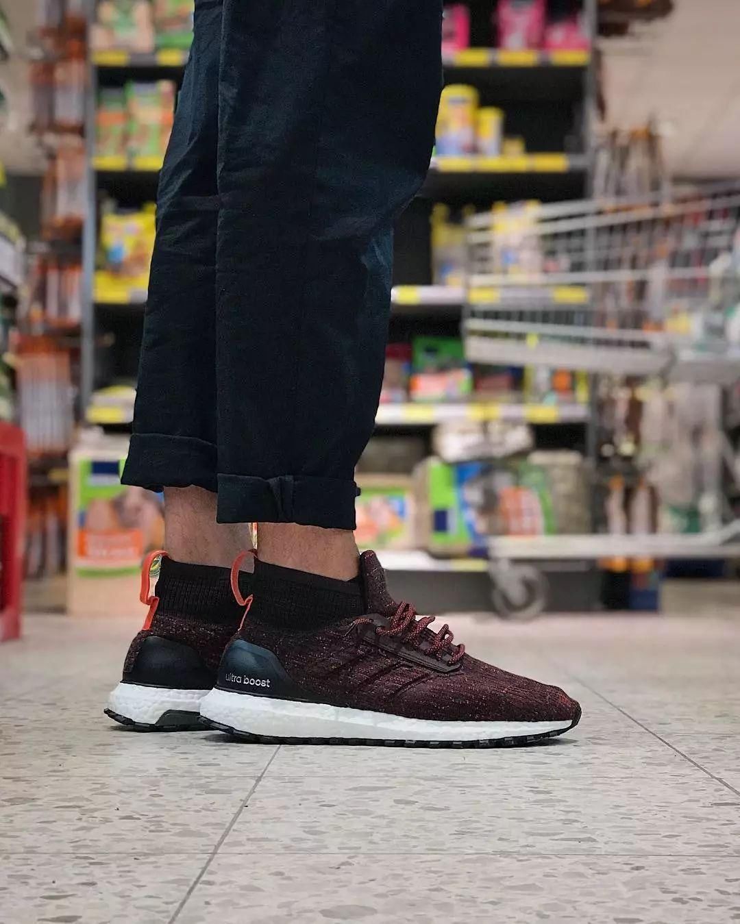 ins 平台上搜索到一些不错的 ultraboost mid 及 atr mid 的搭配图片