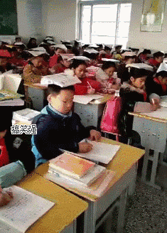 12这老师真有办法,绝对防止近视,防止打瞌睡啊