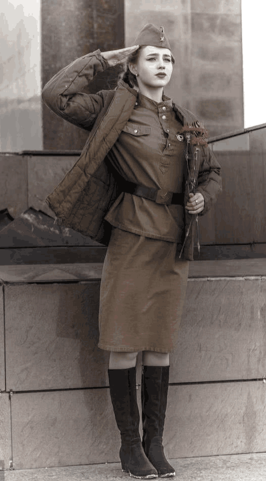 为何苏联女兵打仗时穿裙子?对自己麻烦, 与敌人方便?