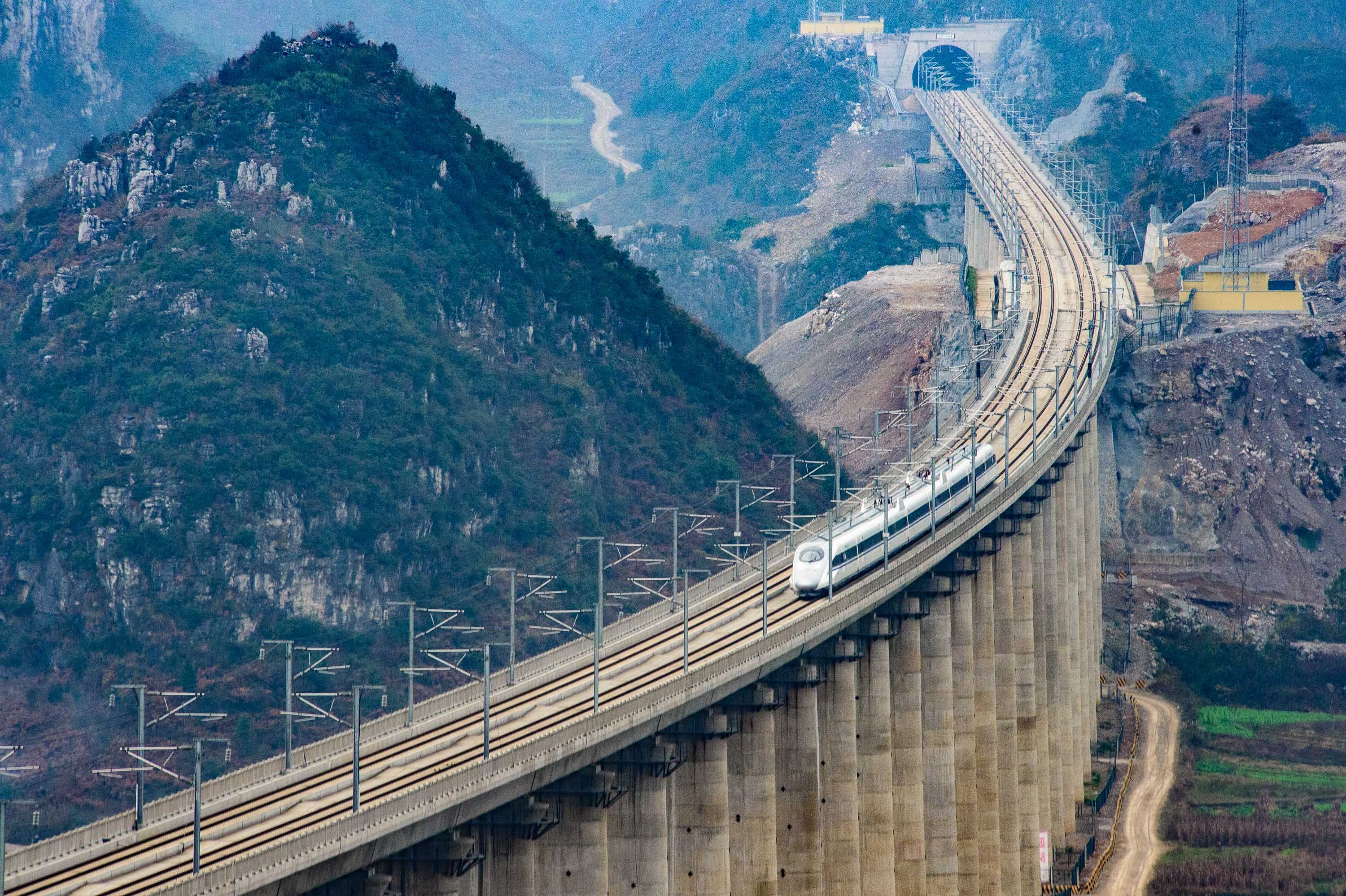 世界第一条山区高铁,耗资780亿元,二零一九年通车,就在中国!