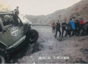 拆迁一铲子挖到高压电,天崩地裂一般