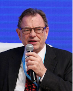 大会群贤毕至,到场嘉宾星光熠熠。这就够了?NO NO NO!作为全球最高机器人领域盛会,在感受理论交锋的同时,怎能少了博览会上“实打实”的机器人?