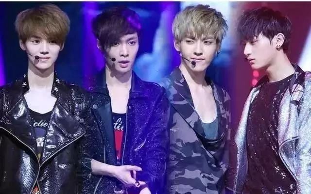 而且《偶像练习生》里有还是exo成员的张艺兴,《这!