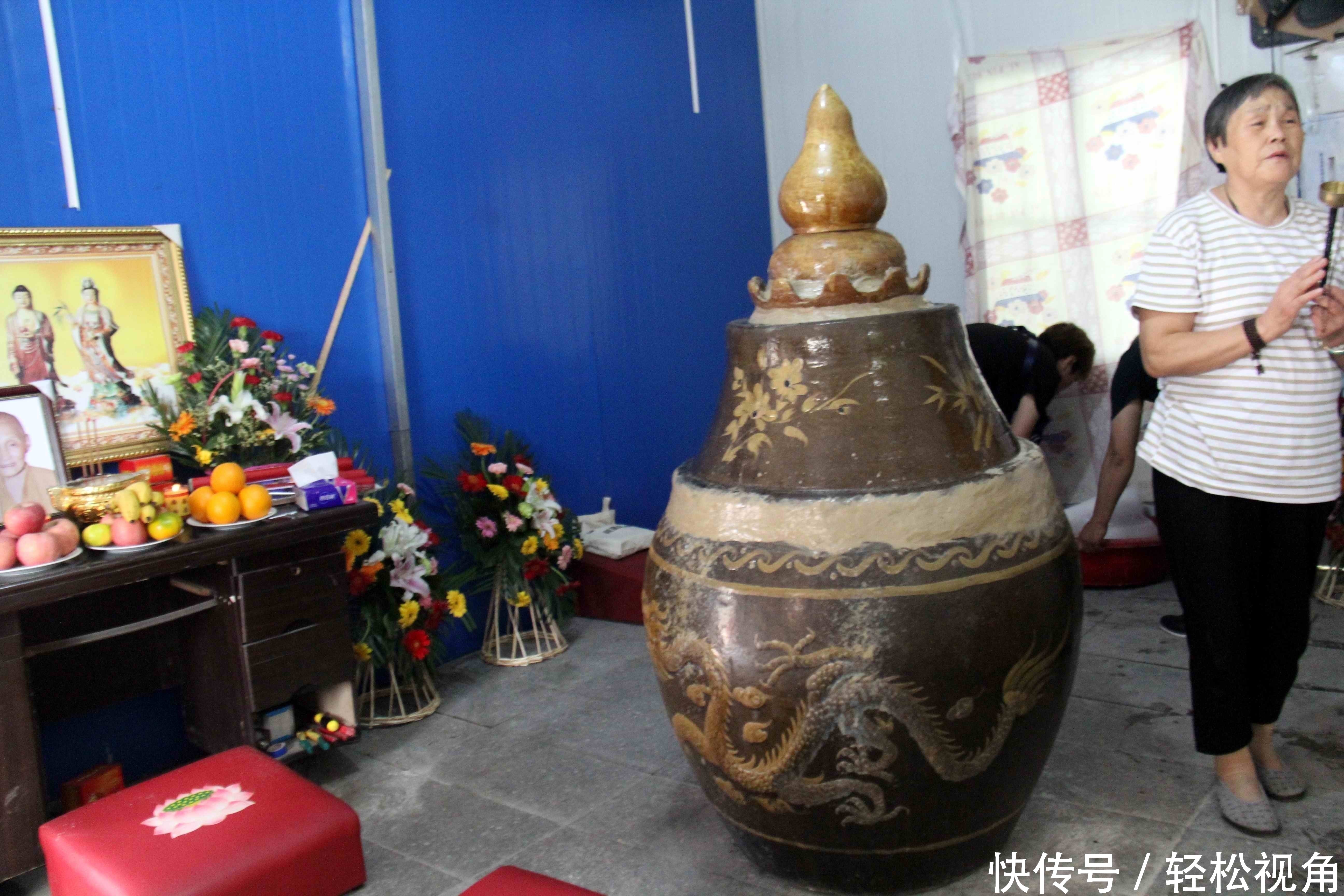 千年古刹白马禅寺重建人九旬师太圆寂坐缸,传奇一生与