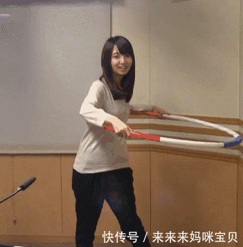 搞笑gif:女生只有在这个时候最安静