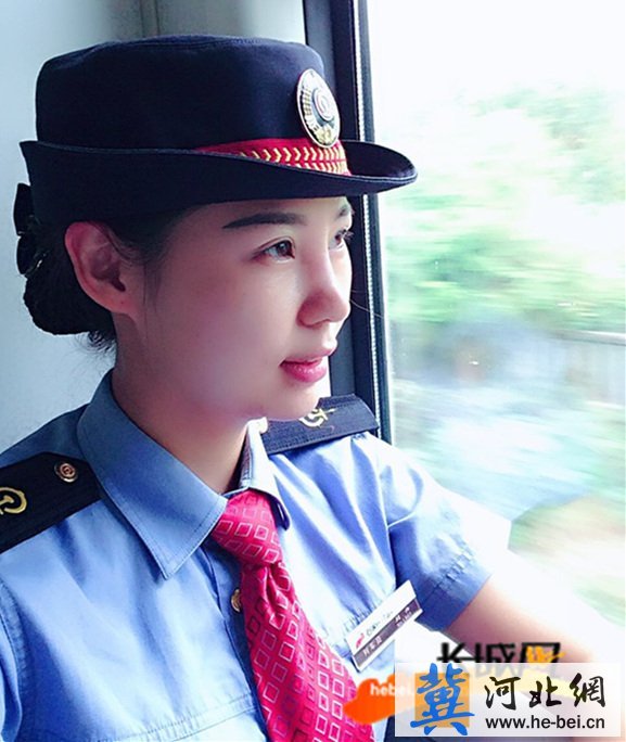 牢记责任无悔付出 记k233列车上的最美乘务员刘丹