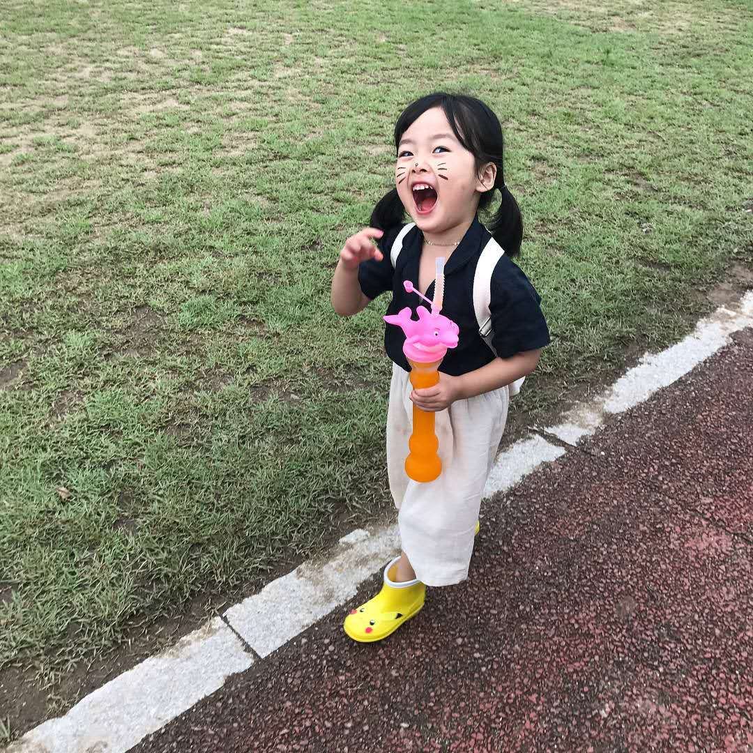 笑口常开的权律二