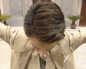 写公子哥金燕西和女学生冷清秋的爱情悲剧,剧版弱化了最后的悲伤结局