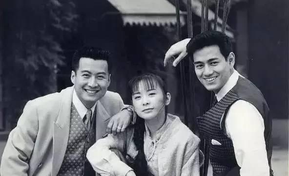 如上图,1996年陈俊生在由马景涛,周海媚,陈红,孙兴等主演的电视剧