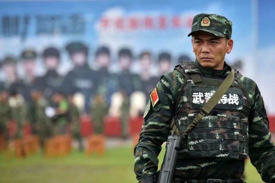 "小包总"杨烁变身武警血性男儿,携燃情特战大片来袭!