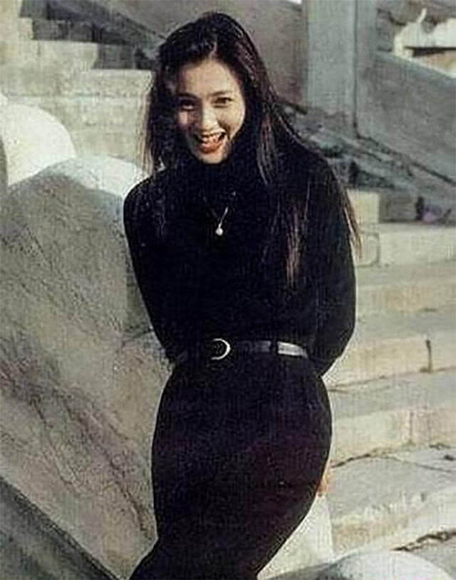 她是80年代最美的女星,刘晓庆都没有她好看,还曾因外貌险些遭到侵害.