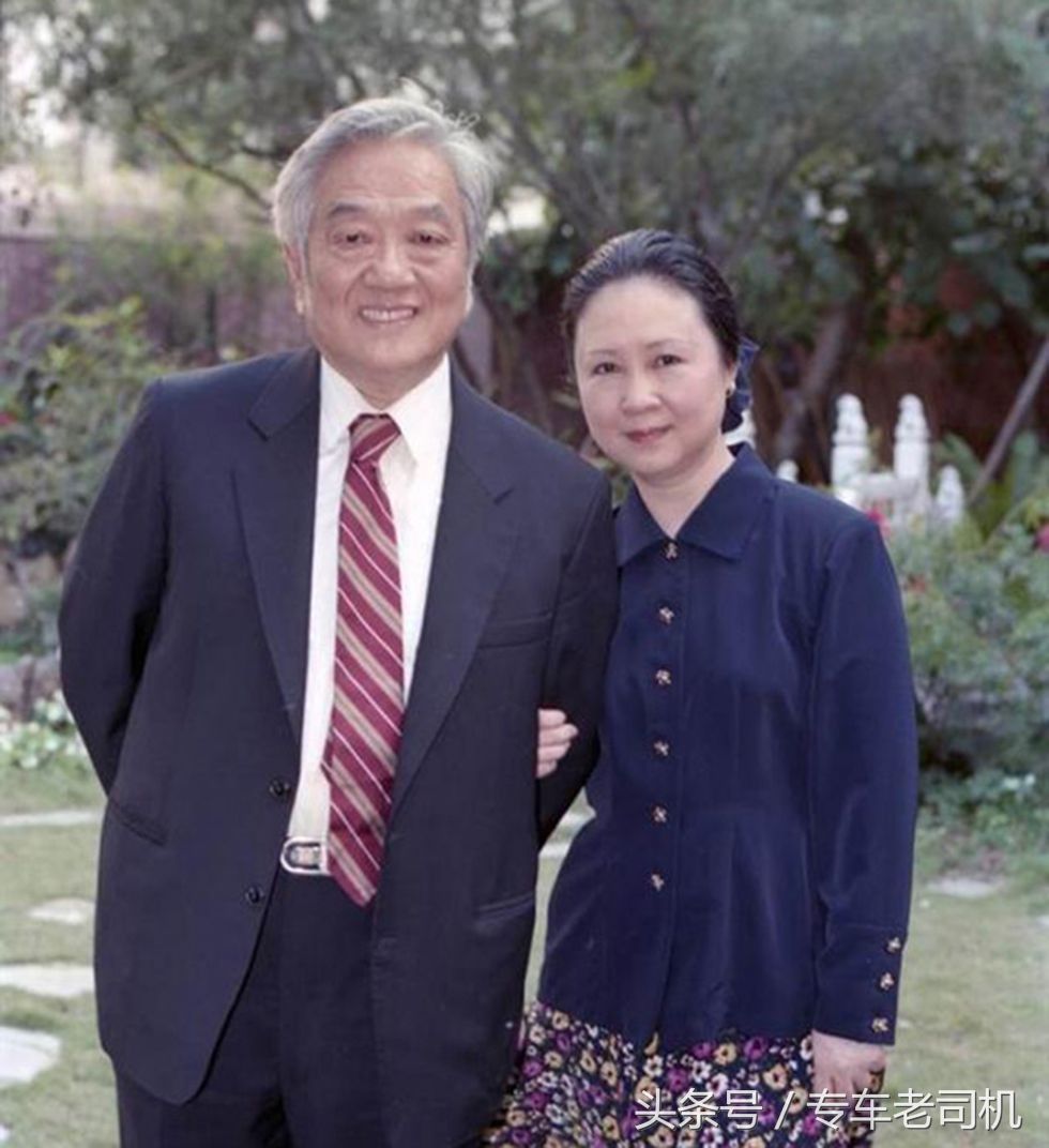 1964年夏,琼瑶与庆筠离婚.