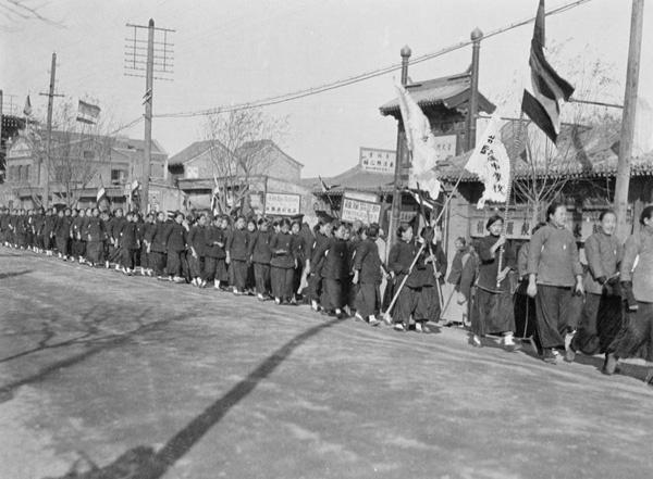 老照片:1919年,五四运动期间的学生运动,他们以自己的方式爱国