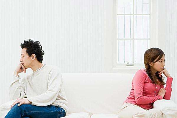未婚男女同居多长时间属于事实婚姻?
