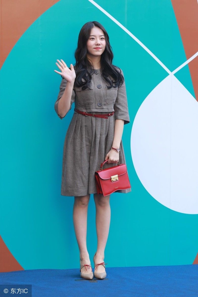 韩国性感女星郑恩地身高163cm,身材性感,美腿有诱惑力