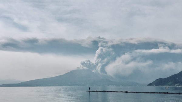 日本鹿儿岛火山再次喷发,火山灰直冲4700米高空!