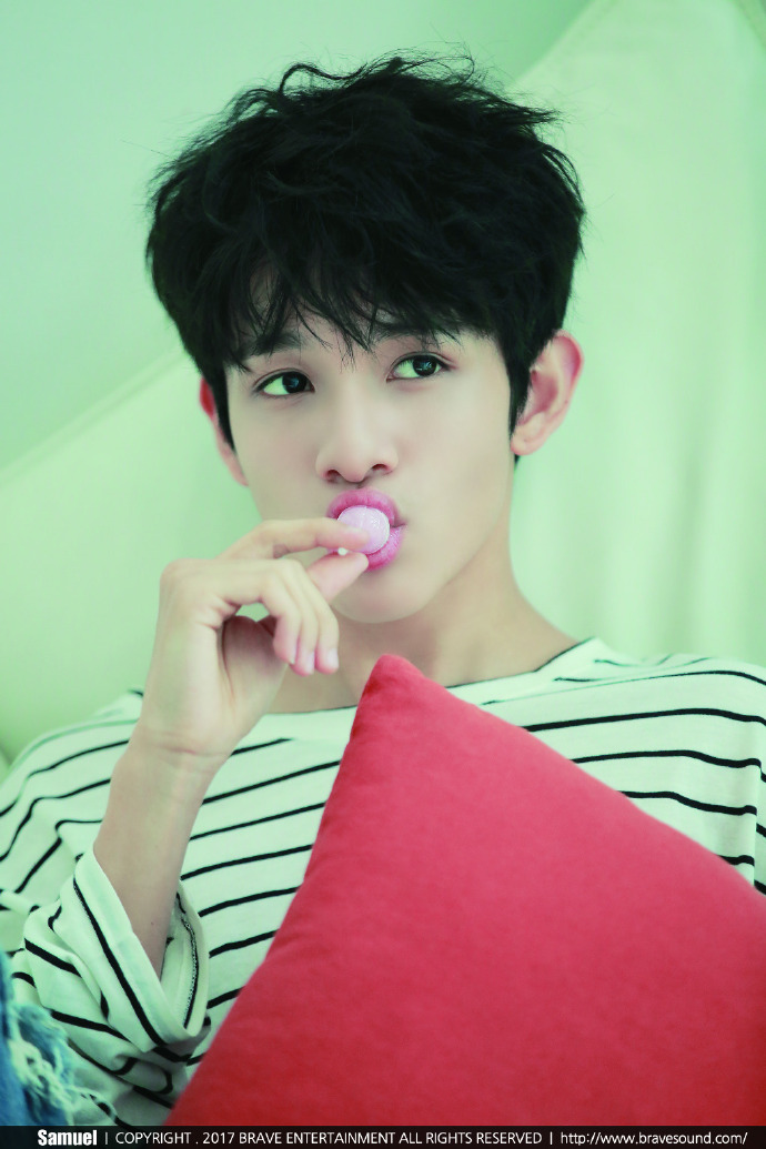 [金samuel][新闻]170815 这是官图没错!《sixteen》花絮照片公开!