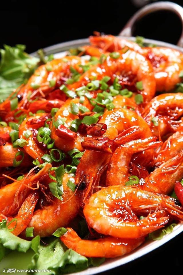 虾的8道常见做法:油焖大虾,有鲁菜和鄂菜两种做法.