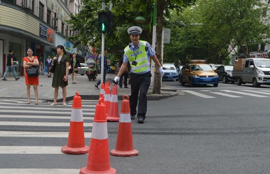 高考在即 常德交警"备考"忙