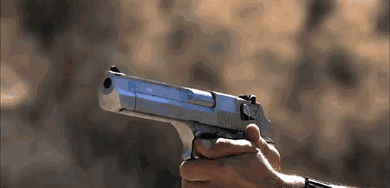 视觉冲击看看弹壳从枪膛抛出来的瞬间!