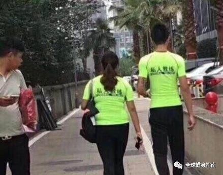 教练学员美女中国裸体艺术图片曝光打男屁股视频?!美女上课后,这家图片