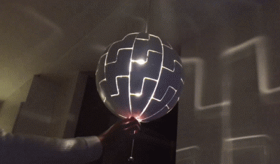 爆笑gif:一个孤独的天才,笑中隐藏着泪水